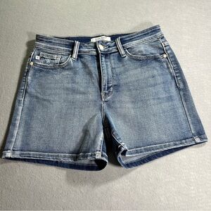 Judy Blue Denim Shorts Womens L Mid Rise Light Wash Blue Summer Style JB15270LT
